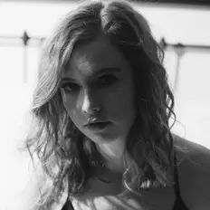 Écoutez Jenna McDaniel, regardez des vidéoclips, lisez la biographie, consultez les dates de tournée et plus encore !