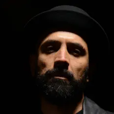 Ascolta Foghorn Lonesome, guarda video musicali, leggi la biografia, vedi le date del tour & altro!