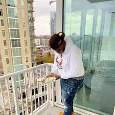 Poslechněte si interpreta M.Staccs, sledujte hudební videa, přečtěte si životopis, podívejte se na data turné a další informace.