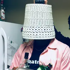 Écoutez Tedy, regardez des vidéoclips, lisez la biographie, consultez les dates de tournée et plus encore !