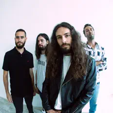 Listen to Despojos de Poeta, watch music videos, read bio, see tour dates & more!