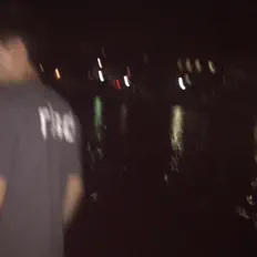 DcaFFを聴いたり、ミュージックビデオを鑑賞したり、経歴やツアー日程などを確認したりしましょう！