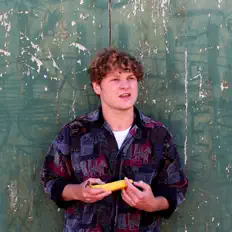 junior Mittyを聴いたり、ミュージックビデオを鑑賞したり、経歴やツアー日程などを確認したりしましょう！