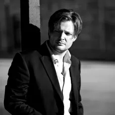 收听 Pat Hardy、观看音乐视频、阅读小传、查看巡演日期等 ！
