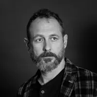 Hör dir undefined an, schau dir Musikvideos an, lies die Biografie, finde Tourdaten und mehr!