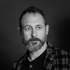 Enric López सुनें, म्यूज़िक वीडियो देखें, बायो पढ़ें, दौरे की तारीखें और बहुत कुछ देखें!