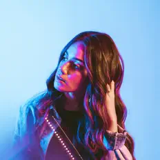 Laila Oliveraを聴いたり、ミュージックビデオを鑑賞したり、経歴やツアー日程などを確認したりしましょう！