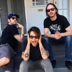 Ακούστε περιεχόμενο από Failing Up, παρακολουθήστε μουσικά βίντεο, διαβάστε το βιογραφικό, δείτε ημερομηνίες περιοδείας, και πολλά ακόμη!