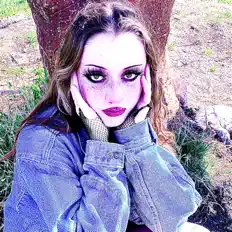 Ouça Girl, assista a videoclipes, leia a biografia, veja as datas das turnês e mais!
