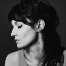 Ouça Audrey Ismael, assista a videoclipes, leia a biografia, veja as datas das turnês e mais!