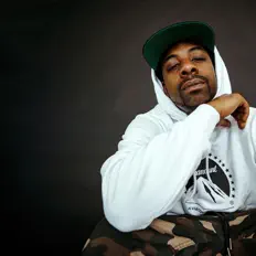 Listen to HollyWoodYSA, watch music videos, read bio, see tour dates & more!