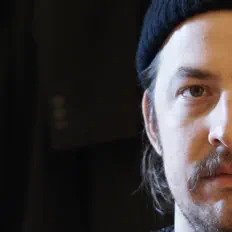 收听 Pro Am、观看音乐视频、阅读小传、查看巡演日期等 ！