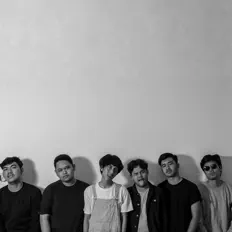 收听 Special Story、观看音乐视频、阅读小传、查看巡演日期等 ！