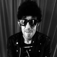 Carcaを聴いたり、ミュージックビデオを鑑賞したり、経歴やツアー日程などを確認したりしましょう！