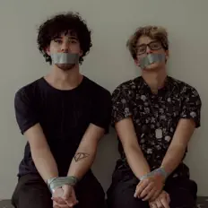 Écoutez The Mikes, regardez des vidéoclips, lisez la biographie, consultez les dates de tournée et plus encore !