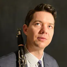 Evan Arntzen सुनें, म्यूज़िक वीडियो देखें, बायो पढ़ें, दौरे की तारीखें और बहुत कुछ देखें!