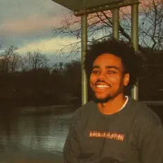 聆聽 Moe Prophet、觀看音樂影片、閱讀小傳、查看巡演日期等！