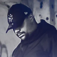 Hör dir Malaza an, schau dir Musikvideos an, lies die Biografie, finde Tourdaten und mehr!