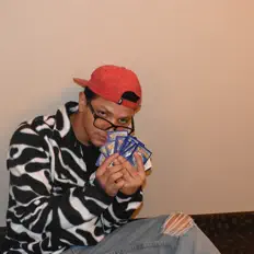 Ακούστε περιεχόμενο από Ren Gotti, παρακολουθήστε μουσικά βίντεο, διαβάστε το βιογραφικό, δείτε ημερομηνίες περιοδείας, και πολλά ακόμη!