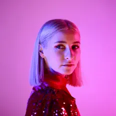 Olga Polikowskaを聴いたり、ミュージックビデオを鑑賞したり、経歴やツアー日程などを確認したりしましょう！