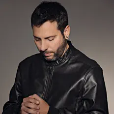 聆聽 Alvaro Arroyo、觀看音樂影片、閱讀小傳、查看巡演日期等！