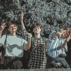 Posłuchaj wykonawcy МИЛФЫ, obejrzyj teledyski, przeczytaj biografię, zobacz daty tras koncertowych i nie tylko!