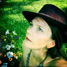 Écoutez Neill, regardez des vidéoclips, lisez la biographie, consultez les dates de tournée et plus encore !