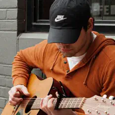 Noah Kirklandを聴いたり、ミュージックビデオを鑑賞したり、経歴やツアー日程などを確認したりしましょう！