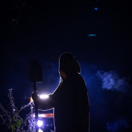 вырыла могилу до пояса лучнадежды