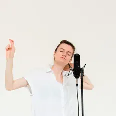 Poslechněte si interpreta Женя Ефимова, sledujte hudební videa, přečtěte si životopis, podívejte se na data turné a další informace.