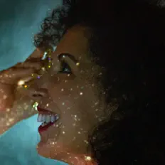 Ouça Laura Guarch, assista a videoclipes, leia a biografia, veja as datas das turnês e mais!