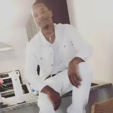 Ακούστε περιεχόμενο από Hot Steppa, παρακολουθήστε μουσικά βίντεο, διαβάστε το βιογραφικό, δείτε ημερομηνίες περιοδείας, και πολλά ακόμη!