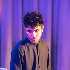 Poslechněte si interpreta AshwinnIyerr, sledujte hudební videa, přečtěte si životopis, podívejte se na data turné a další informace.