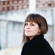 Isolde Et Les Bens: песни, клипы, биография, даты выступлений и многое другое.