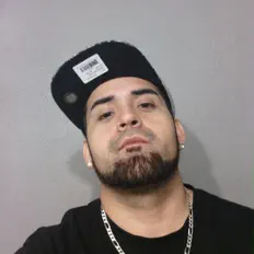 Dengarkan MERK €, tonton video musik, baca bio, lihat tanggal tur & lainnya!