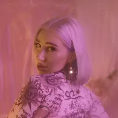 Mechi Pierettiを聴いたり、ミュージックビデオを鑑賞したり、経歴やツアー日程などを確認したりしましょう！