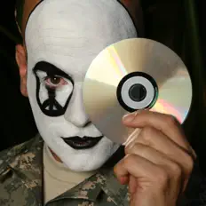 Poslechněte si interpreta DJ Peace, sledujte hudební videa, přečtěte si životopis, podívejte se na data turné a další informace.