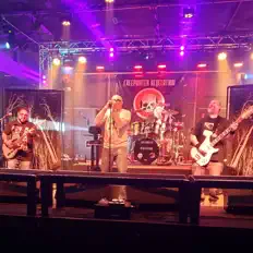 Ακούστε περιεχόμενο από Creepwater Revelation, παρακολουθήστε μουσικά βίντεο, διαβάστε το βιογραφικό, δείτε ημερομηνίες περιοδείας, και πολλά ακόμη!