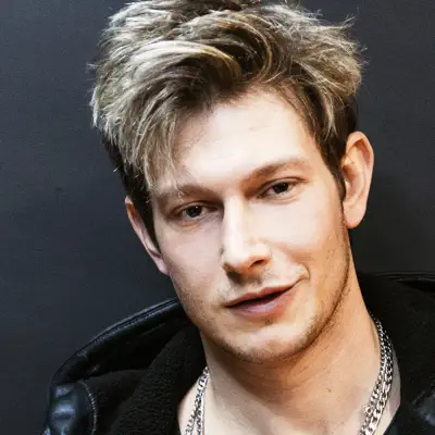 Listen to SIMON5, watch music videos, read bio, see tour dates & more!