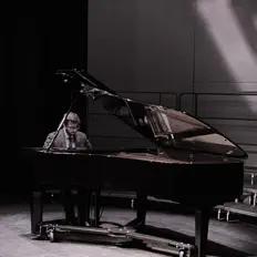 Ouve Hamza Jamal, vê vídeos de música, lê a biografia, vê as datas da digressão e muito mais!