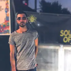 Poslechněte si interpreta Mixlo, sledujte hudební videa, přečtěte si životopis, podívejte se na data turné a další informace.