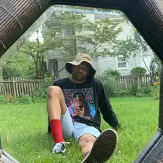 Ouça Sadlilblackboy, assista a videoclipes, leia a biografia, veja as datas das turnês e mais!