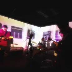 PHEWWHOO을(를) 듣고, 뮤직 비디오를 보고, 약력을 읽고, 투어 일정 등을 확인하세요!