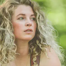 Ακούστε περιεχόμενο από Lucy Hauser, παρακολουθήστε μουσικά βίντεο, διαβάστε το βιογραφικό, δείτε ημερομηνίες περιοδείας, και πολλά ακόμη!