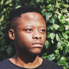 GRIMMを聴いたり、ミュージックビデオを鑑賞したり、経歴やツアー日程などを確認したりしましょう！