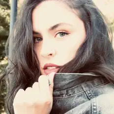 Escucha a Brady, mira videos musicales, lee su biografía, consulta las fechas de las gira y más.