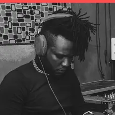 Poslechněte si interpreta Dj Combs, sledujte hudební videa, přečtěte si životopis, podívejte se na data turné a další informace.
