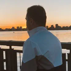 Escucha a Quallm, mira videos musicales, lee su biografía, consulta las fechas de las gira y más.