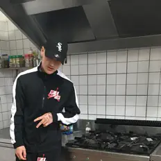 收听 Chvkra、观看音乐视频、阅读小传、查看巡演日期等 ！