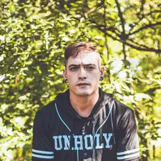 Ακούστε περιεχόμενο από Chasing Apparitions, παρακολουθήστε μουσικά βίντεο, διαβάστε το βιογραφικό, δείτε ημερομηνίες περιοδείας, και πολλά ακόμη!